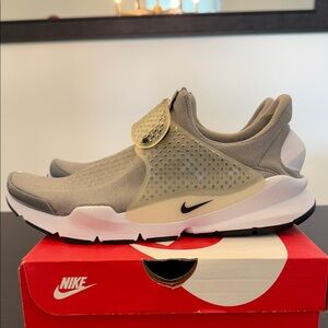 Nike Sock dart slip on gray Sneakers with Modern Cushioning and Breathable